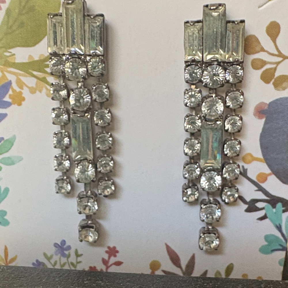 Source Unknown Silver Crystal Dangle Earrings